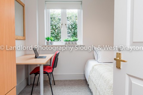 View Full Details for Broomfield, Guildford